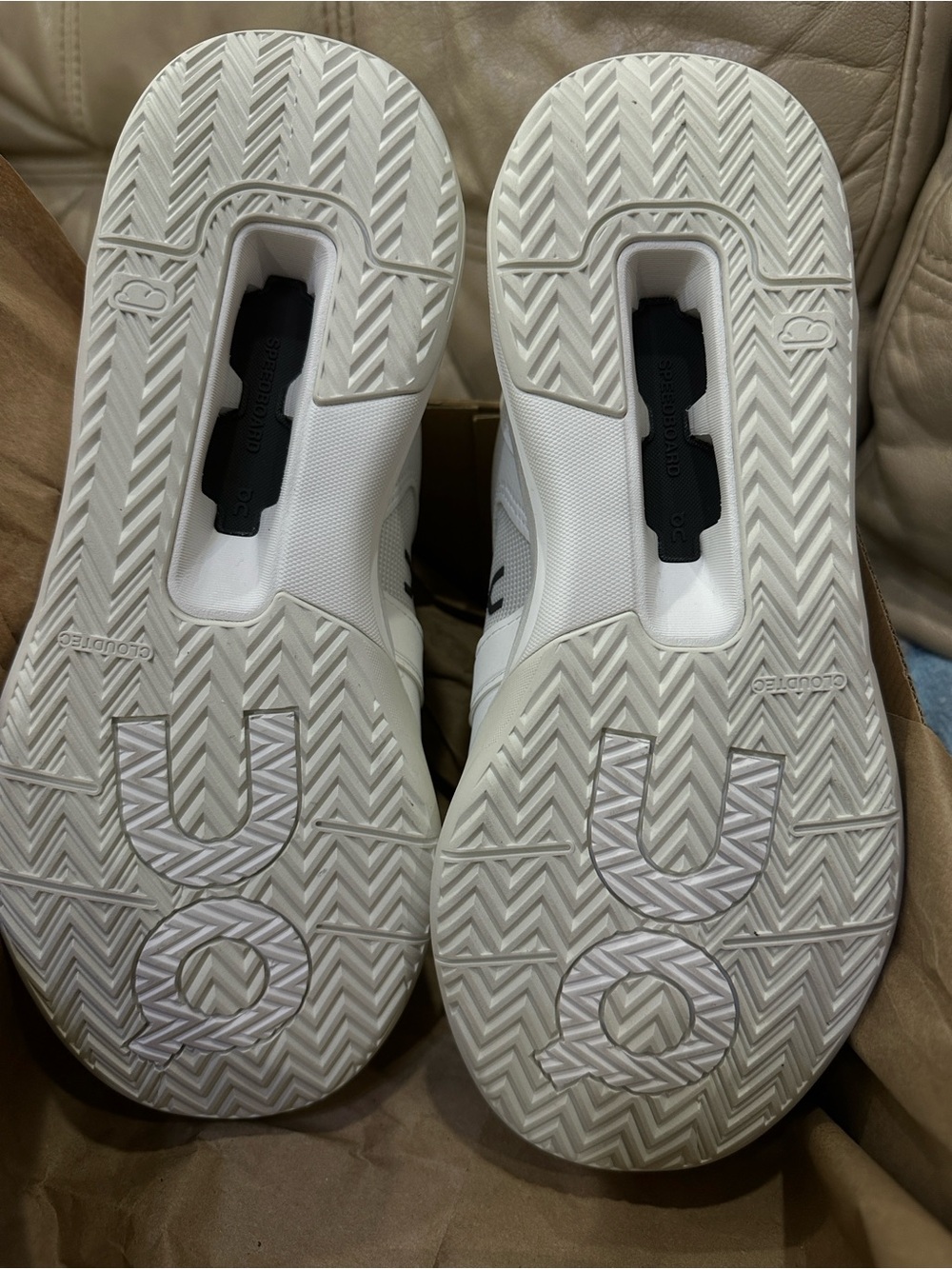 Brand New On The Roger Clubhouse Pro Size 9 in White/Ice color - Picture 4 of 10
